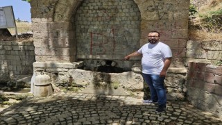 Erdekteki tarihi çeşme kuruyor