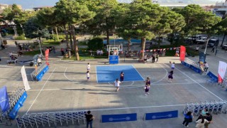 Erzincanda sokaklar basketbol sahasına döndü