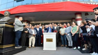 Esenyurtta 21 yıl aradan sonra Nazım Hikmet ismi Kültür Merkezine verildi