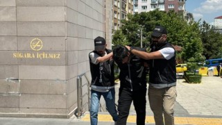 Eskişehire 1 kilo uyuşturucu sokamaya çalışan şüpheli 3 araca çarptıktan sonra yakalandı
