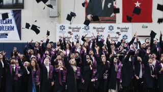 ETÜde mezuniyet coşkusu yaşandı