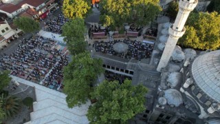 Eyüp Sultan Camiinde bayram namazı yoğunluğunu böyle görüntülendi