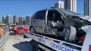 Eyüpsultanda trafik kazası: 1i ağır 3 yaralı