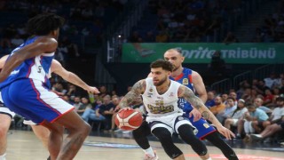 Fenerbahçe, Efesi farklı yenerek final serisinde durumu 2-0 yaptı