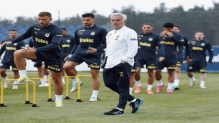 Fenerbahçe, günü çift antrenmanla tamamladı