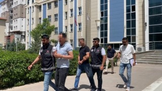 Fenomen muhtar adayını dolandıran 2 kişi tutuklandı