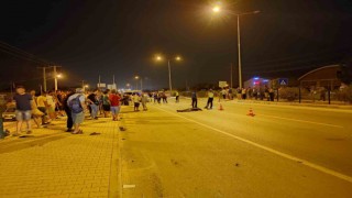 Fethiyede motosikletle araba çarpıştı: 1 ölü, 2 yaralı