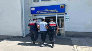 FETÖden aranan şahıs jandarmadan kaçamadı