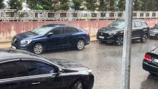 Fındık büyüklüğüne dolu yağdı, vatandaşlar hazırlıksız yakalandı