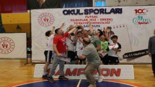 Futsal müsabakaları nefes kesti