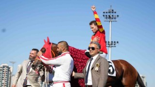 Gazi Koşusunu kazanan jokeyden Arda Güler sevinci