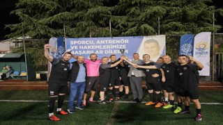 Gölcük Belediyesi 12. Birimler Arası Futbol Turnuvasında şampiyon Gençlik Spor