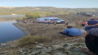 Gölette kaybolan gencin cesedi 5 saat sonra bulundu