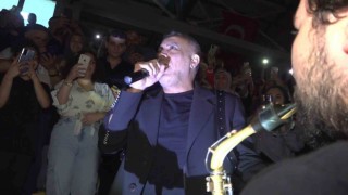 Haluk Leventten Amasyada tribünde konser