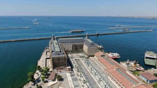 Haydarpaşa Garını saran örtü kaldırıldı