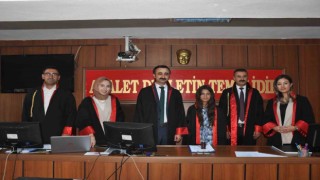 Hukukçu olmak isteyen küçük Rabia adliyeyi gezdi