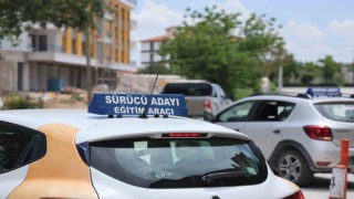 İlk araç sürüşünde Eş ve babadan hoca olmaz uyarısı