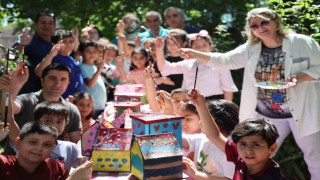 İlkokul öğrencileri sokak hayvanlarının yuvalarını onardı