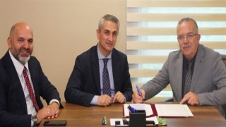İmzalar üniversitedeki spor tesislerinin yenilenmesi için atıldı