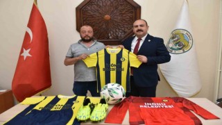 İnönü Belediyesi amatör spor kulüplerine desteğe devam ediyor