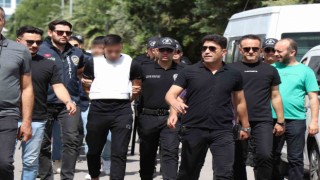 İş adamına hastane bahçesinde kurşun sıkan saldırgan yakalandı