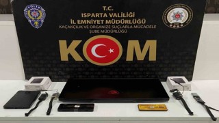 Ispartada YKSye elektronik düzenekle giren 2 şahıstan 1i tutuklandı