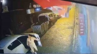 İstanbulda film gibi olay: Otelde duş alırken arabasını çaldılar, buluşmaya metrobüsle geldiler