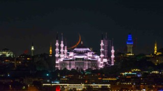 İstanbulda hilal, Sultanahmet Camii ile buluştu