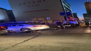 İstanbulda polisle şüpheliler arasında kovalamaca: Janttan seken kurşun bekçiyi yaraladı, şüpheliler yakalandı