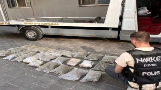 İzmirde oto kurtarıcıdan 19 kilogramın üzerinde uyuşturucu ele geçirildi