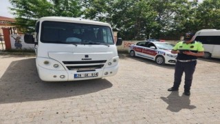 Jandarma ekiplerinden okul servislerine yönelik denetim