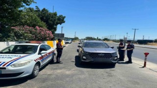 Jandarmadan hız ve emniyet kemeri denetimi