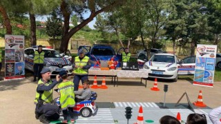 Jandarmadan öğrencilere uygulamalı trafik eğitimi