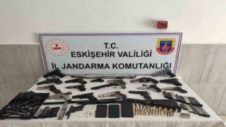 Kaçak silah ve mühimmat satışı yapan şahıs tutuklandı