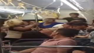 Kadınlar otobüste saç saça baş başa kavga etti