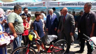 Kahramanmaraşta 50 yetim çocuğa karne hediyesi