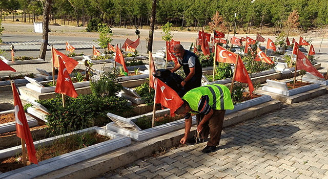 Kahramanmaraş’ta Şehitlik ve Mezarlıklarda Hazırlıklar Tamamlandı