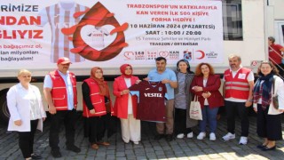 Kan verene Trabzonspor forması hediye