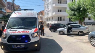 Karamanda cip ile otomobil çarpıştı: 2 yaralı