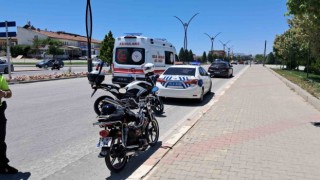 Karamanda otomobil ile motosiklet çarpıştı: 1 yaralı