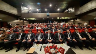 Karsta en çok kitap okuyan öğrenci ve velilere ödül verildi