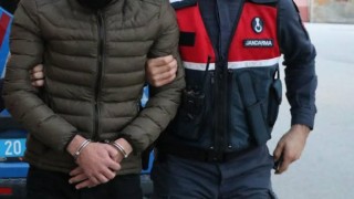Karsta jandarma kırmızı bültenle aranan şahsı yakaladı