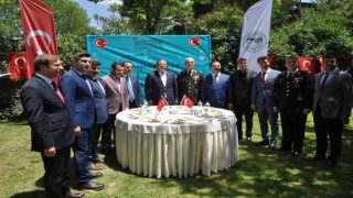 Karsta protokol bayramlaştı