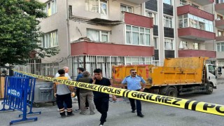 Kartalda 5 katlı binanın balkonu çöktü: Bina boşaltıldı