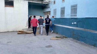 Kastamonuda 29 yıl hapis cezasıyla aranan şahıs saklandığı adreste yakalandı