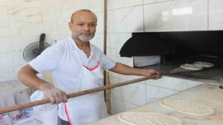 Kavurucu sıcakta ocak başında zorlu mesai yapan fırıncı, 800 TL yevmiye alıyor