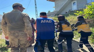 Kaybolan yaşlı adam akarsu kenarında bulundu