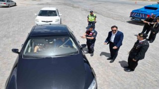 Kaymakam trafik denetimine katılıp, sürücüleri uyardı