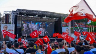 Keçiörende vatandaşlar Türkiye A Milli Futbol Takımının maçını dev ekranda izledi
