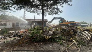 Kırıkkalede metruk binalar yıkılıyor